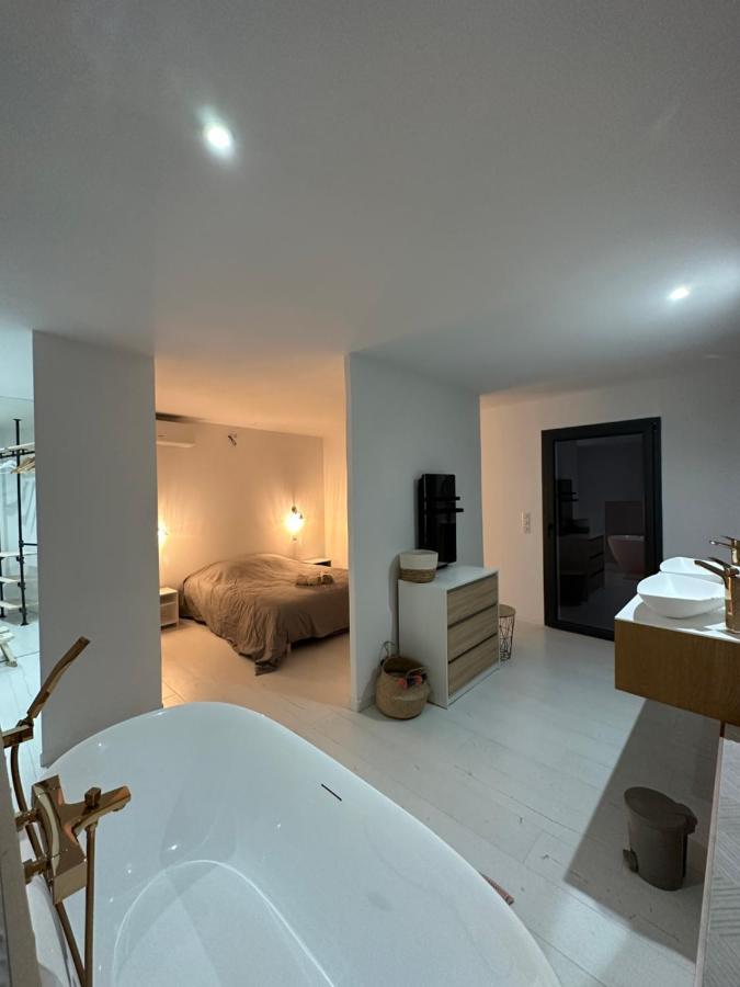 Charmante Maison En Pierre-Tavel Extérieur photo